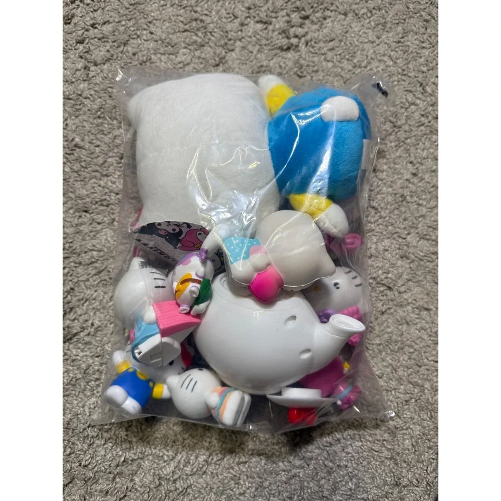 Sanrio Hello Kitty Plush and Figure Toy Lot Minifigures Plushie Stuffed‎ Animal